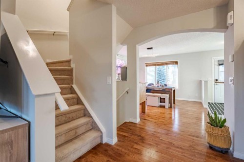 42 Bridlecrest Gardens Sw, Calgary, AB - Indoor Photo Showing Other Room