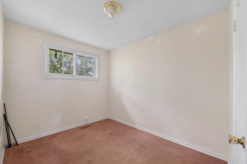 6316 Bowwood Drive Nw, Calgary, AB - Indoor Photo Showing Other Room