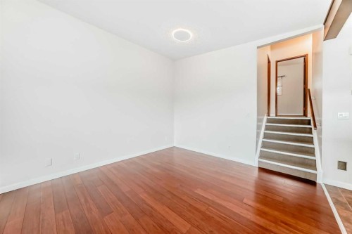 6527 58 Street Nw, Calgary, AB - Indoor Photo Showing Other Room