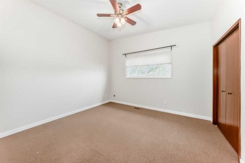 6527 58 Street Nw, Calgary, AB - Indoor Photo Showing Other Room