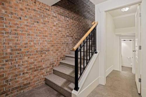 924 8 Avenue Se, Calgary, AB - Indoor Photo Showing Other Room