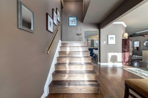 1328 Craig Road Sw, Calgary, AB - Indoor Photo Showing Other Room