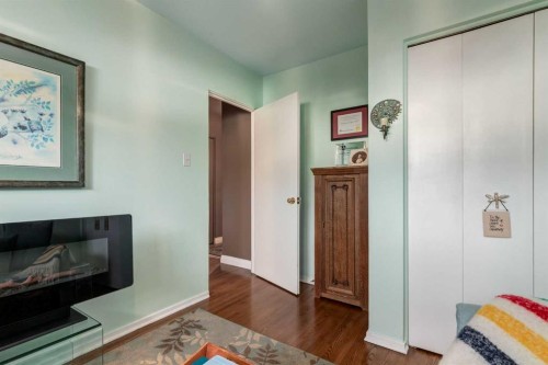 1328 Craig Road Sw, Calgary, AB - Indoor