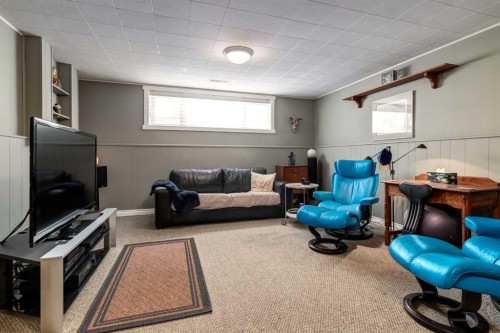 1328 Craig Road Sw, Calgary, AB - Indoor