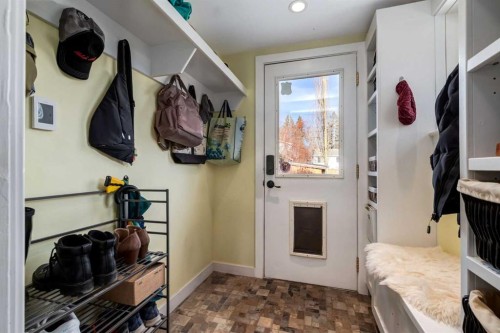 1328 Craig Road Sw, Calgary, AB - Indoor