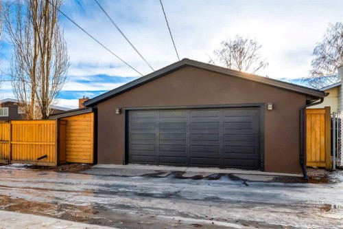 1328 Craig Road Sw, Calgary, AB - Outdoor