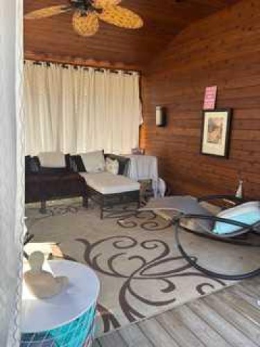 1328 Craig Road Sw, Calgary, AB - Indoor Photo Showing Other Room