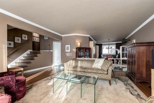 1328 Craig Road Sw, Calgary, AB - Indoor Photo Showing Living Room