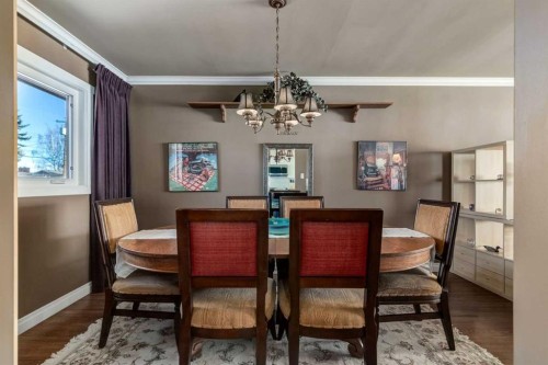 1328 Craig Road Sw, Calgary, AB - Indoor Photo Showing Dining Room
