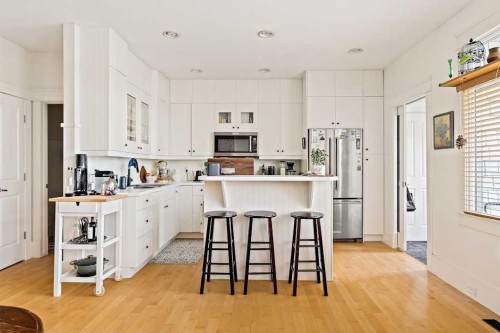 926 8 Avenue Se, Calgary, AB - Indoor Photo Showing Kitchen