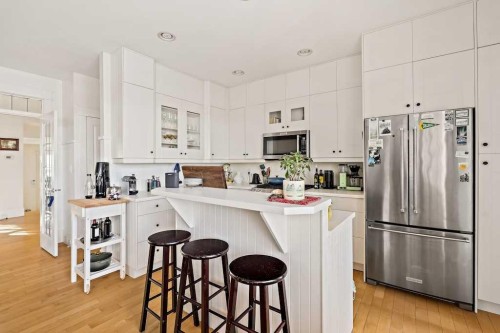 926 8 Avenue Se, Calgary, AB - Indoor Photo Showing Kitchen With Stainless Steel Kitchen With Upgraded Kitchen