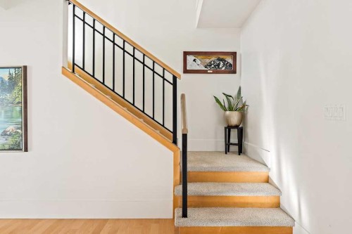 926 8 Avenue Se, Calgary, AB - Indoor Photo Showing Other Room