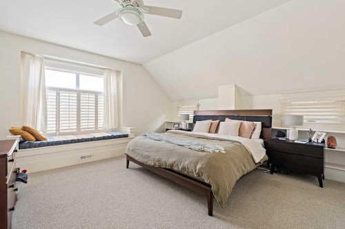 926 8 Avenue Se, Calgary, AB - Indoor Photo Showing Bedroom