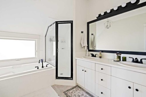 926 8 Avenue Se, Calgary, AB - Indoor Photo Showing Bathroom
