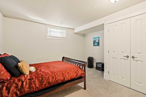 926 8 Avenue Se, Calgary, AB - Indoor Photo Showing Bedroom