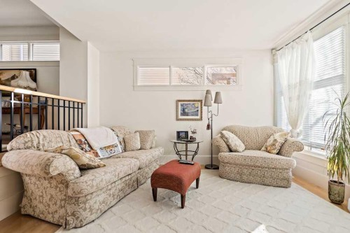 926 8 Avenue Se, Calgary, AB - Indoor Photo Showing Living Room
