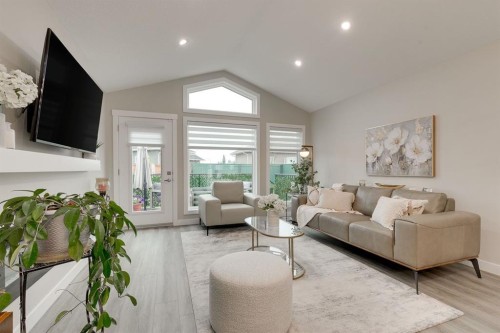 185 Riverwood Crescent, Diamond Valley, AB - Indoor Photo Showing Living Room