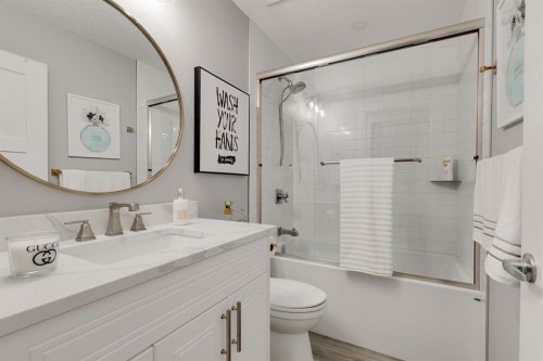 185 Riverwood Crescent, Diamond Valley, AB - Indoor Photo Showing Kitchen With Stainless Steel Kitchen With Upgraded Kitchen