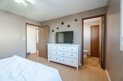 5108 52 Avenue, Stavely, AB - Indoor Photo Showing Bedroom
