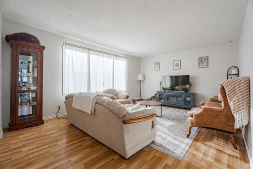 5108 52 Avenue, Stavely, AB - Indoor Photo Showing Living Room
