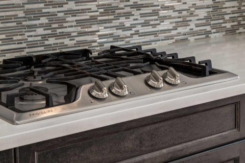 36 Sundown Common, Cochrane, AB - Indoor Photo Showing Kitchen