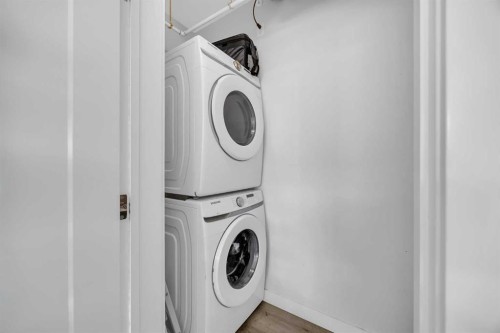 305-35 Walgrove Se, Calgary, AB - Indoor Photo Showing Laundry Room