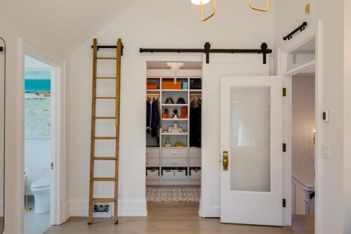 1927 12 Street Sw, Calgary, AB - Indoor Photo Showing Other Room