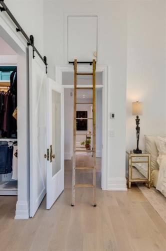 1927 12 Street Sw, Calgary, AB - Indoor Photo Showing Other Room