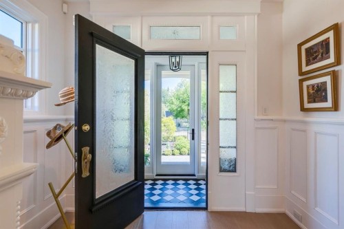 1927 12 Street Sw, Calgary, AB - Indoor Photo Showing Other Room