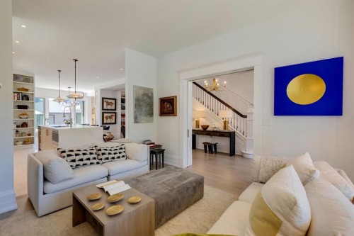 1927 12 Street Sw, Calgary, AB - Indoor Photo Showing Living Room
