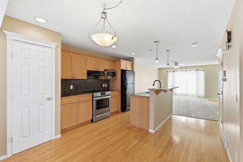 160 Taradale Drive Ne, Calgary, AB - Indoor Photo Showing Kitchen