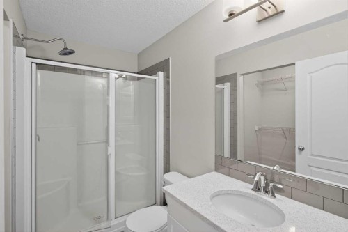 130 Evanscrest Terrace Nw, Calgary, AB - Indoor Photo Showing Bathroom