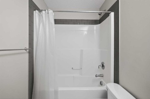 130 Evanscrest Terrace Nw, Calgary, AB - Indoor Photo Showing Bathroom
