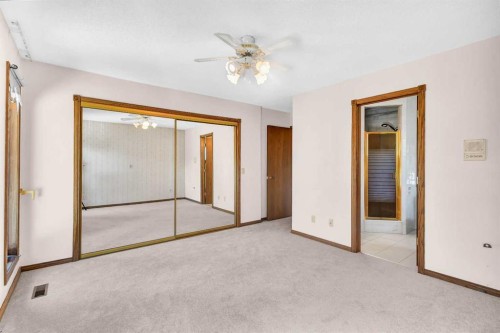 125 Edgebrook Road Nw, Calgary, AB - Indoor Photo Showing Other Room