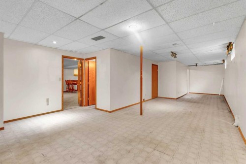 125 Edgebrook Road Nw, Calgary, AB - Indoor