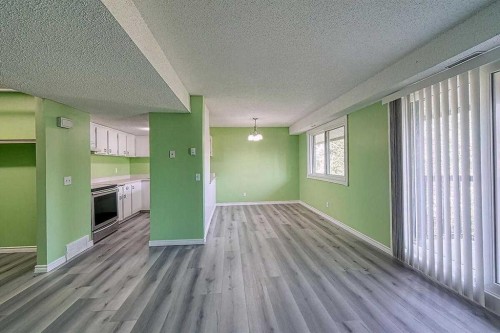 206-2200 Woodview Drive Sw, Calgary, AB - Indoor