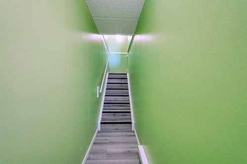 206-2200 Woodview Drive Sw, Calgary, AB - Indoor Photo Showing Other Room