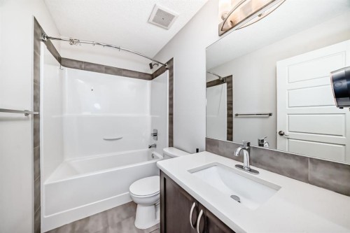 45 Nolanlake Cove Nw, Calgary, AB - Indoor Photo Showing Bathroom
