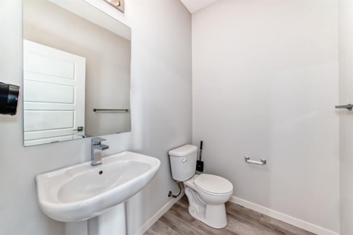 45 Nolanlake Cove Nw, Calgary, AB - Indoor Photo Showing Bathroom