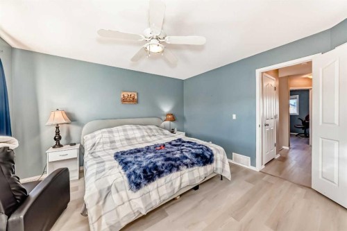 47 Bridlecrest Road Sw, Calgary, AB - Indoor Photo Showing Bedroom