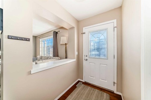 47 Bridlecrest Road Sw, Calgary, AB - Indoor Photo Showing Other Room