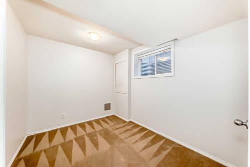 47 Bridlecrest Road Sw, Calgary, AB - Indoor Photo Showing Other Room