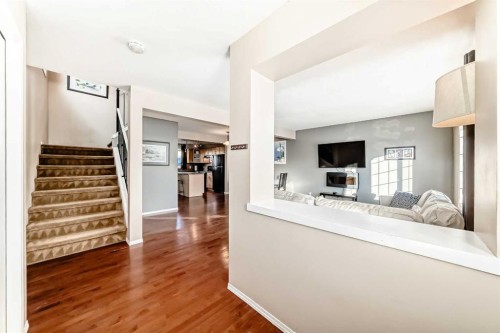 47 Bridlecrest Road Sw, Calgary, AB - Indoor Photo Showing Other Room