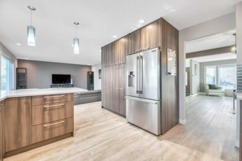 44 Douglas Shore Close Se, Calgary, AB - Indoor Photo Showing Kitchen