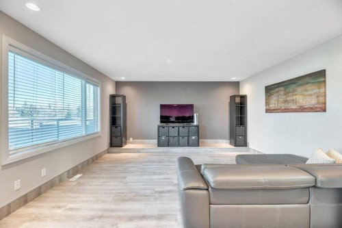 44 Douglas Shore Close Se, Calgary, AB - Indoor