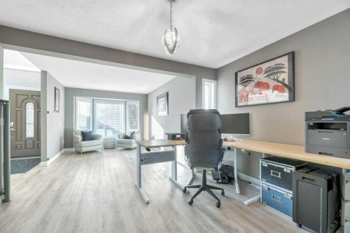 44 Douglas Shore Close Se, Calgary, AB - Indoor Photo Showing Office