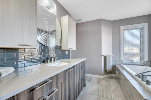 44 Douglas Shore Close Se, Calgary, AB - Indoor Photo Showing Kitchen