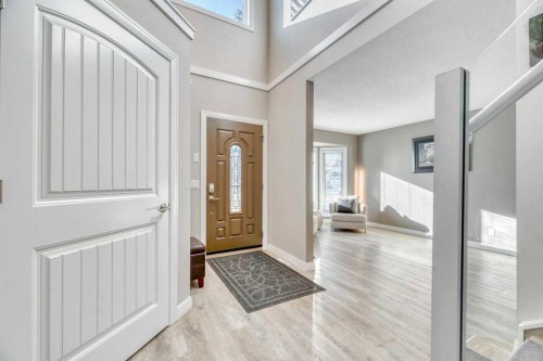 44 Douglas Shore Close Se, Calgary, AB - Indoor Photo Showing Other Room