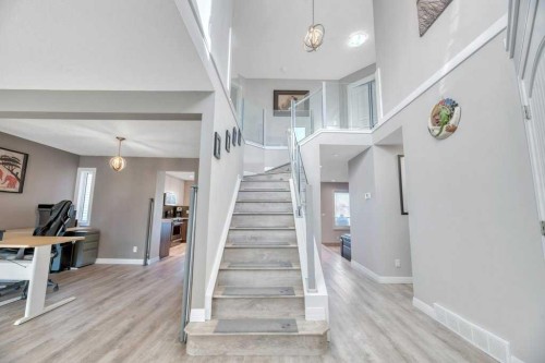 44 Douglas Shore Close Se, Calgary, AB - Indoor Photo Showing Other Room