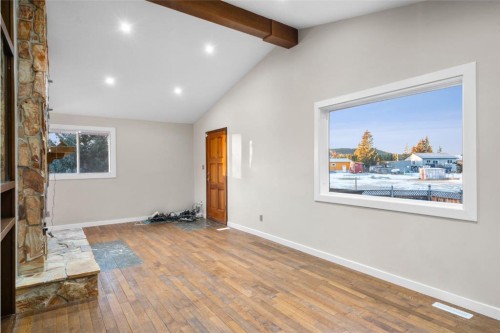 17 Gibson Road, Benchlands, AB - Indoor Photo Showing Other Room